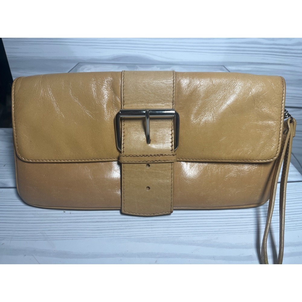 Giani Bernini Tan Leather Buckle Wristlet Clutch Bag Tan Silver Hardware
